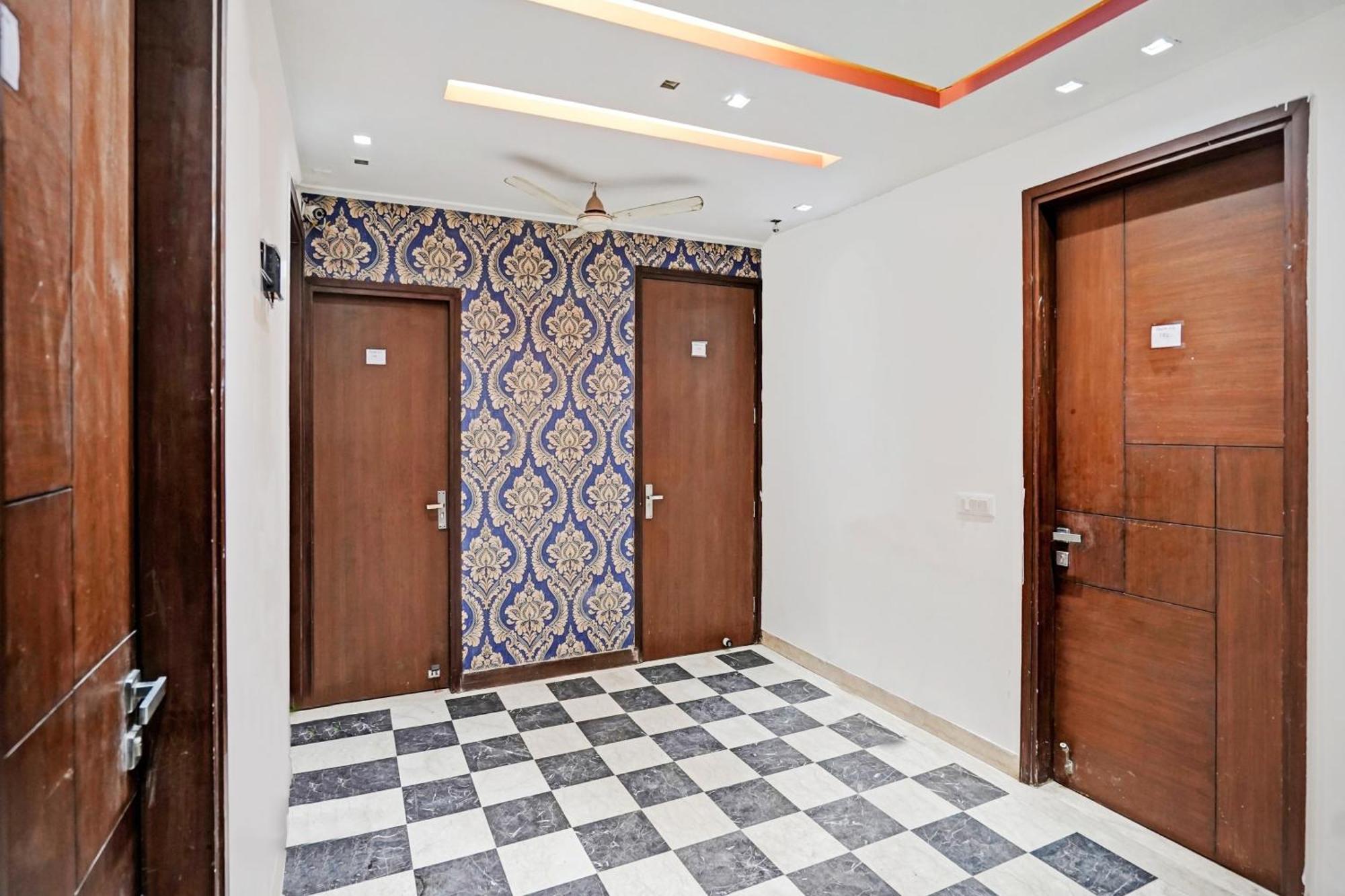 Hotel O South Galaxy Нью-Дели Экстерьер фото