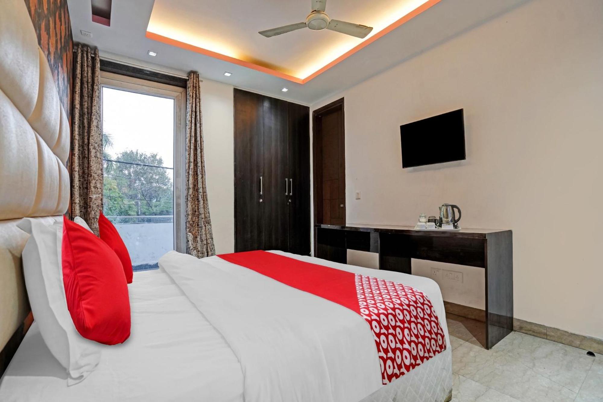 Hotel O South Galaxy Нью-Дели Экстерьер фото