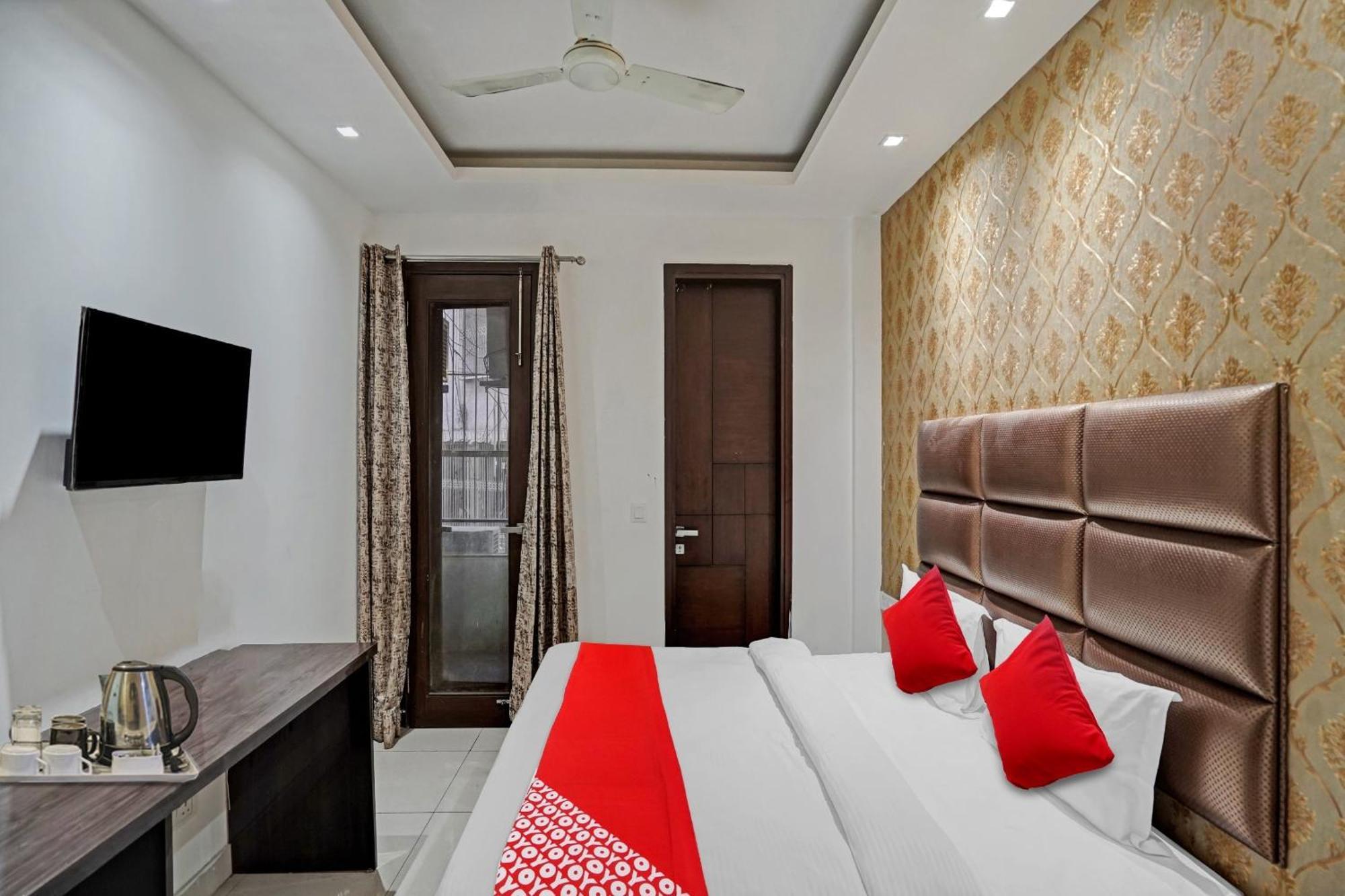 Hotel O South Galaxy Нью-Дели Экстерьер фото